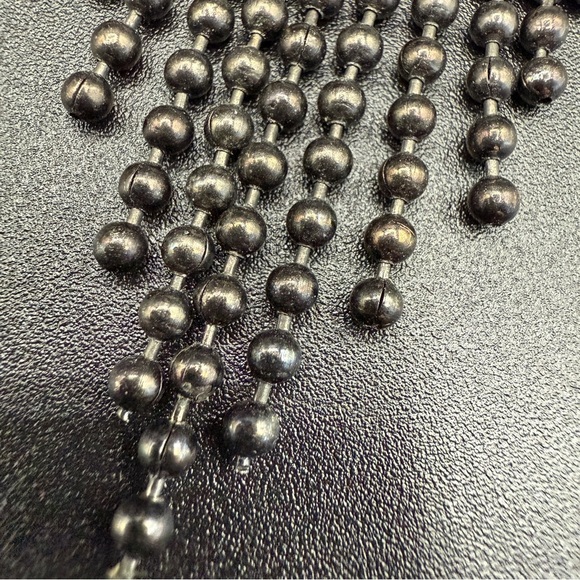 Vintage Art Deco Black Metal Fan Tassel Brooch with Dangly Chain Strands - Picture 4 of 17